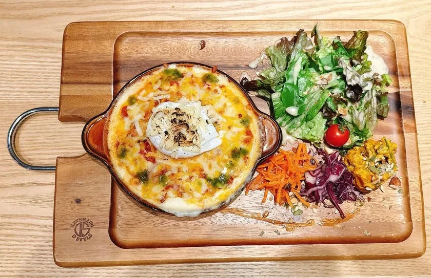 きのこのボロネーゼとベシャメルソースのドリアプレート