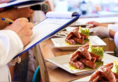 料理審査の様子