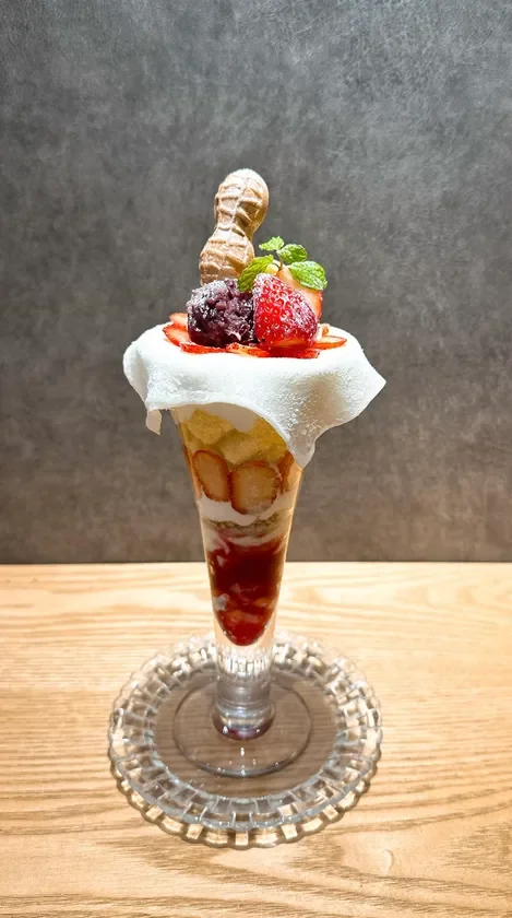 ストロベリー大福パフェ