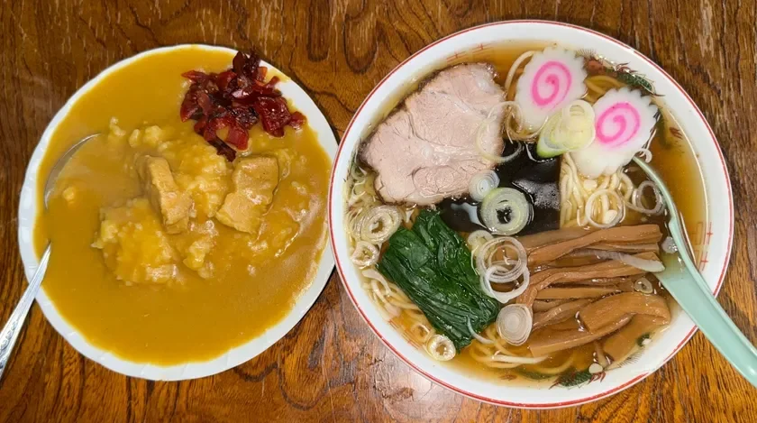 中華ソバ坂本のラーメンと半カレー