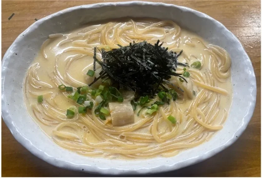 木旺舎 Vert Fonceの生ホタテとウニのクリームパスタ