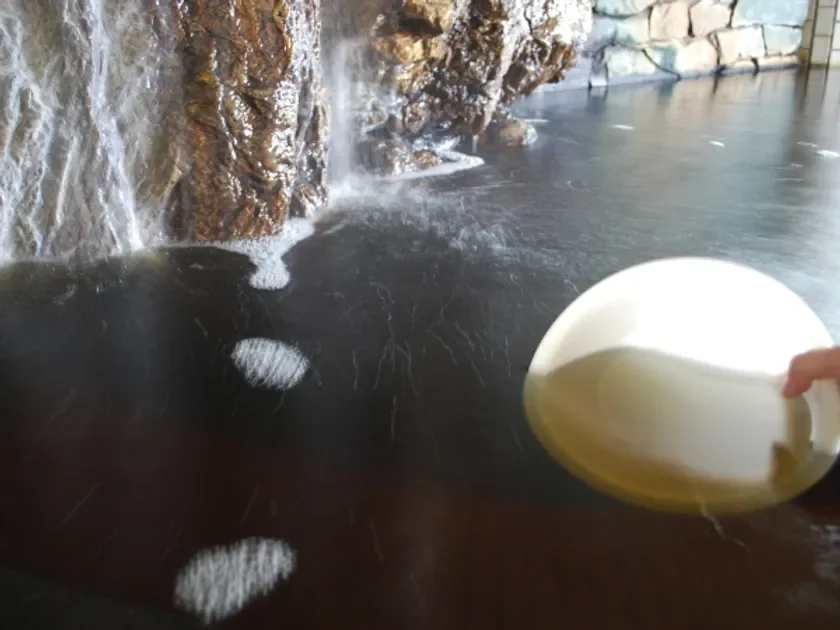 当館自慢のチョコレート色の天然温泉