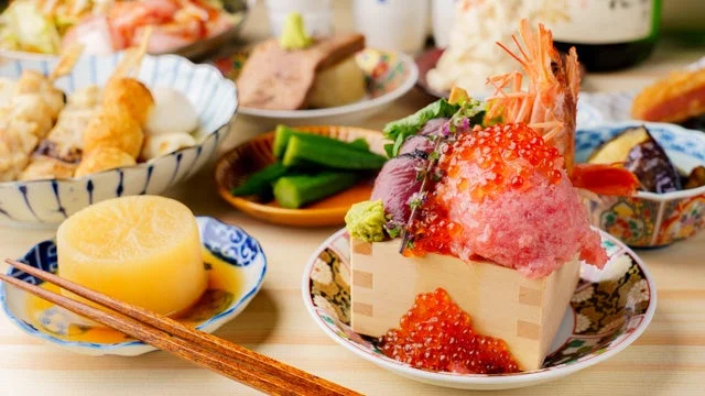 海鮮と和食の盛り合わせ