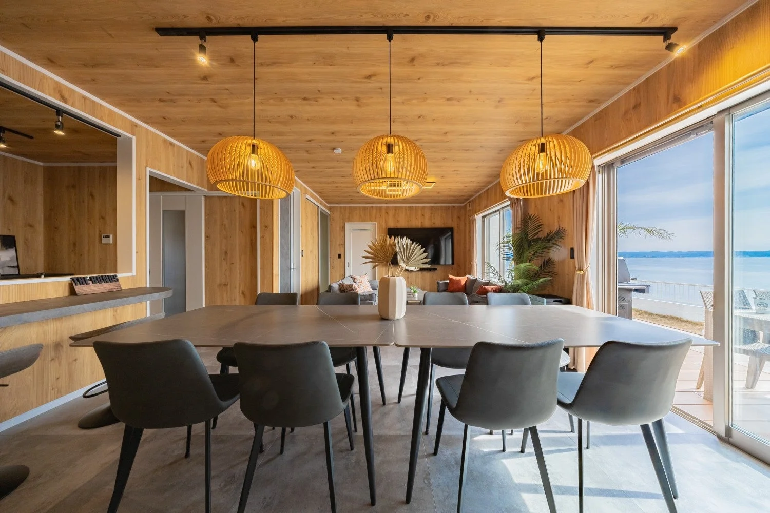 ダイニングとリビング